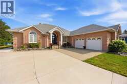 4352 LAMBTON LANE | Plympton-Wyoming Ontario | Slide Image Four