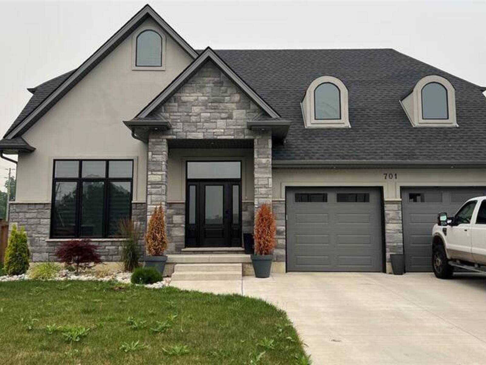 701 NICOLINA WAY, Sarnia, Ontario N7S 0B2