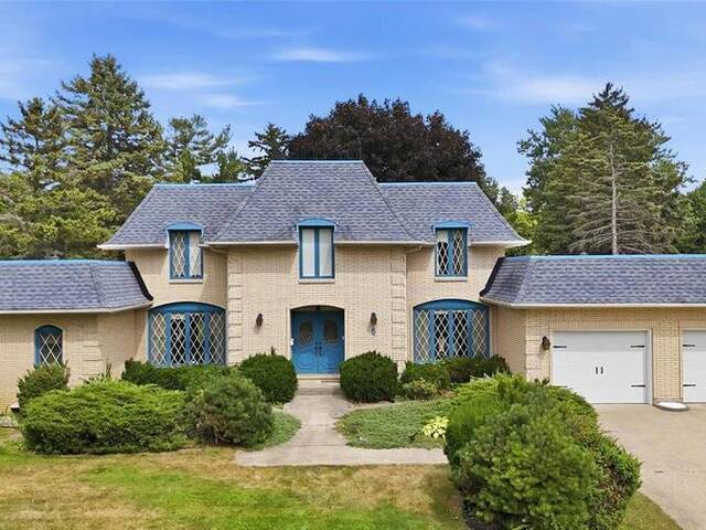 8 CRESTWOOD PLACE Sarnia Ontario, N7S 5M9 - 4 Bedrooms Waterfront Home For sale