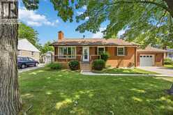 824 CHARLESWORTH DRIVE | Sarnia Ontario | Slide Image One