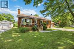 824 CHARLESWORTH DRIVE | Sarnia Ontario | Slide Image Two