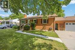 824 CHARLESWORTH DRIVE | Sarnia Ontario | Slide Image Three