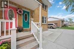 298 ELSFIELD CRESCENT | Sarnia Ontario | Slide Image Three