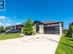616 MEAD COURT Sarnia Ontario, N7W 0B5