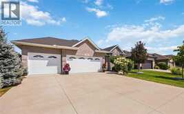 212 BASQUIAT CRESCENT | Sarnia Ontario | Slide Image Two