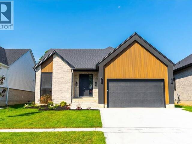 2056 MARION AVENUE Sarnia Ontario, N0N 1C0 - 5 Bedrooms Waterfront Home For sale