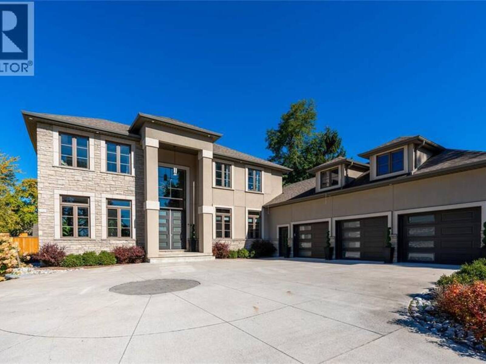 2132 HURON SHORES DRIVE, Sarnia, Ontario N7T 7H6