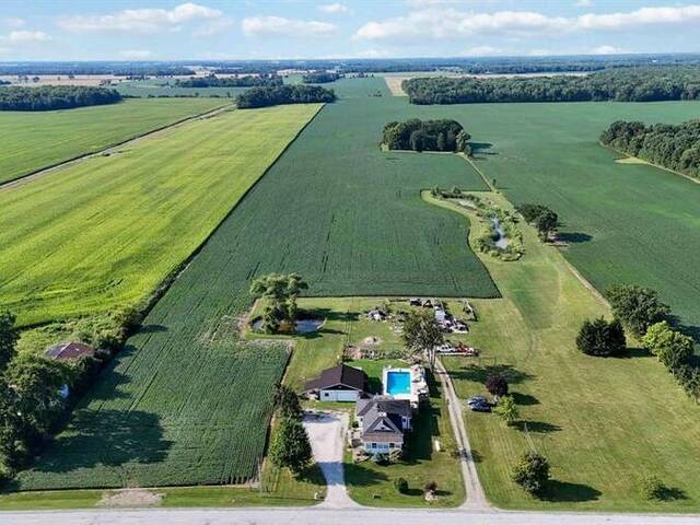 1061 Oil Springs LINE Sarnia Ontario, N0N 1H0 - Farm For Sale