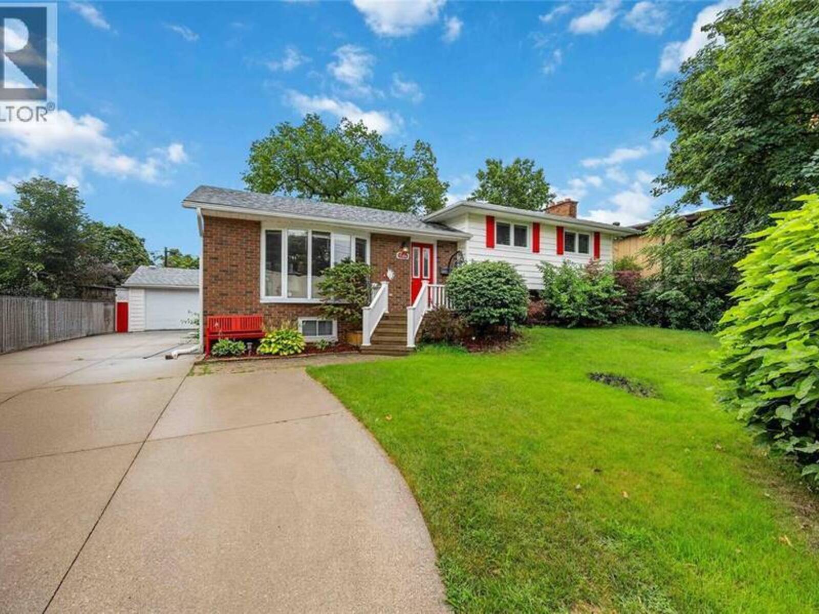 1584 MC GEE STREET, Sarnia, Ontario N7S 2J4