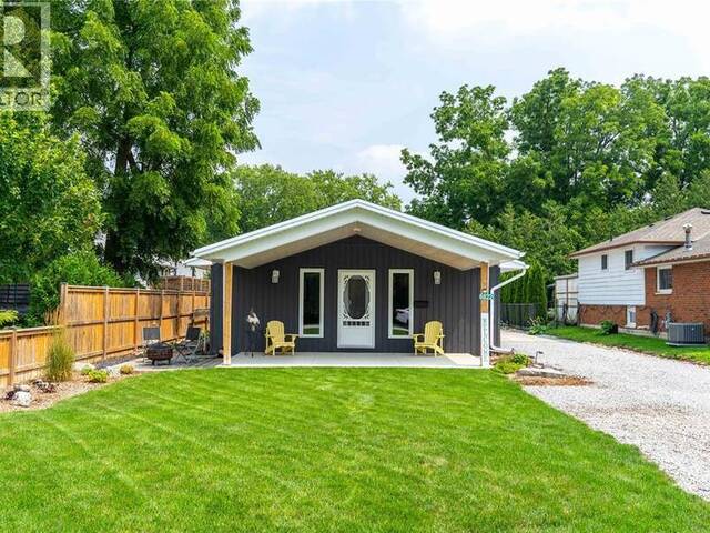 6822 EVERGREEN LANE Plympton-Wyoming Ontario, N0N 1E0 - 3 Bedrooms Waterfront Home For sale