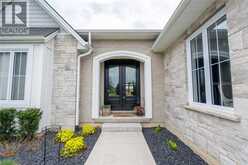 3613 Queen STREET | Plympton-Wyoming Ontario | Slide Image Three