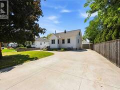1477 BAXTER AVENUE Sarnia Ontario, N7V 3N2