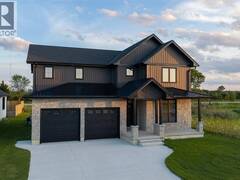 3527 PAUL CRESCENT Plympton-Wyoming Ontario, N0N 1E0