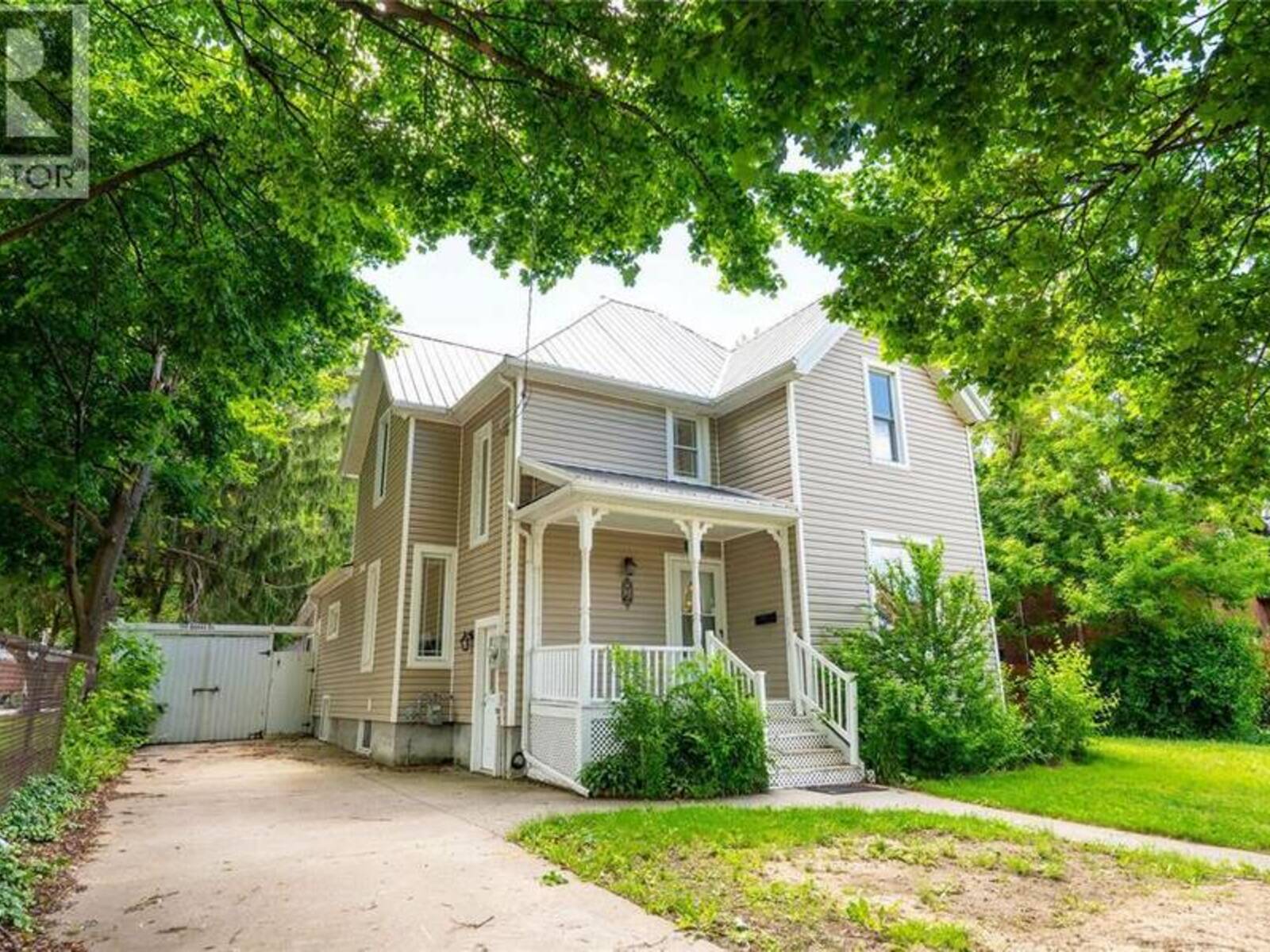 156 QUEEN STREET, Sarnia, Ontario N7T 2R1