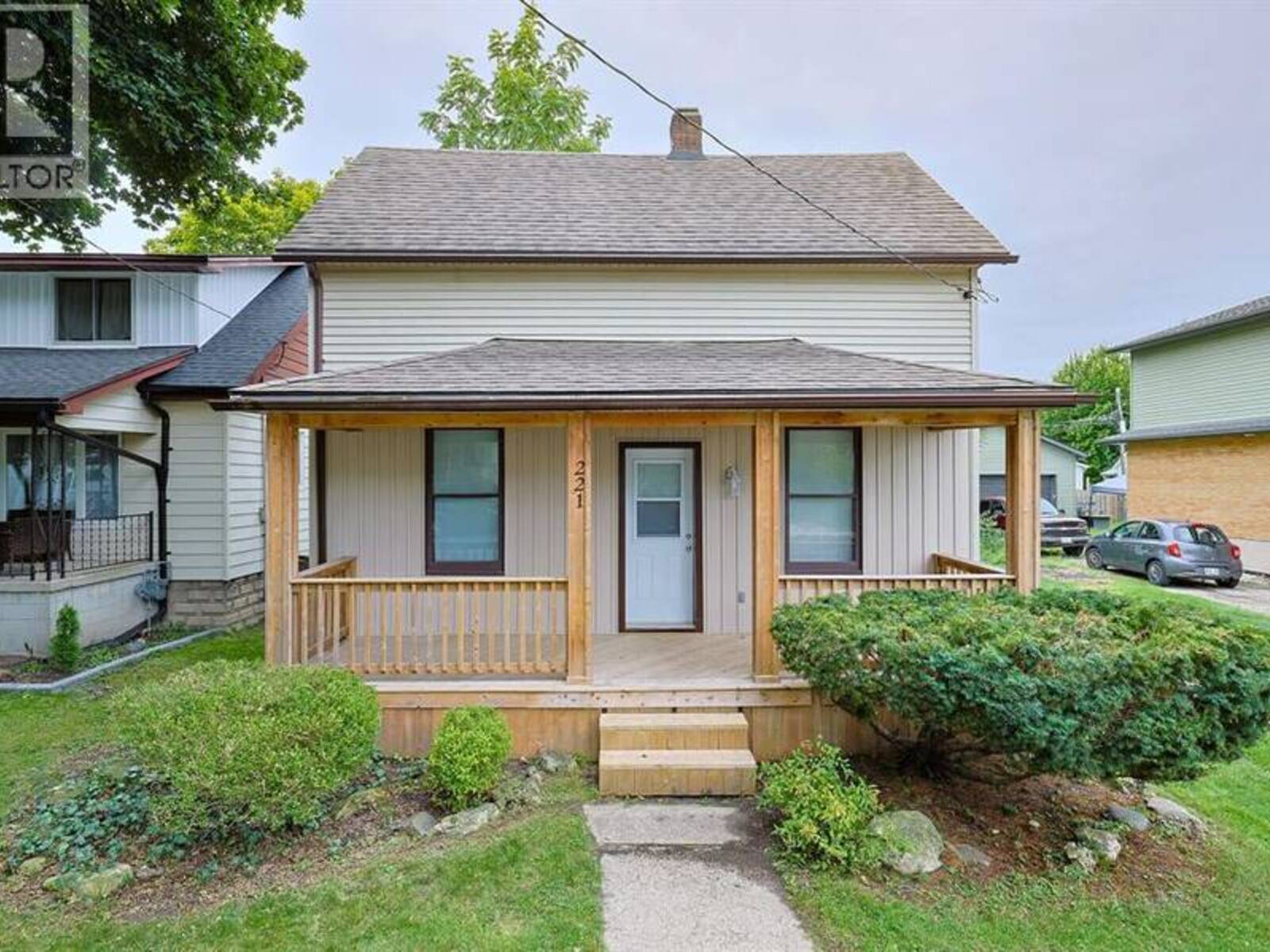 221 Bright STREET, Sarnia, Ontario N7T 4E9