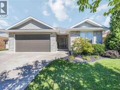 1040 FINCH DRIVE Sarnia Ontario, N7S 6A7