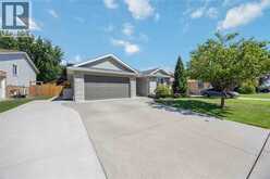 1040 FINCH DRIVE | Sarnia Ontario | Slide Image Three