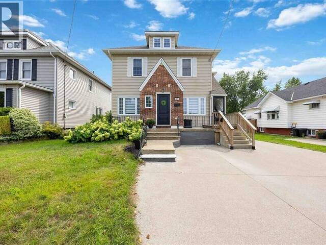 207 VICTORIA AVENUE East Sarnia Ontario, N7V 1H7 - Multi-family Home For Sale