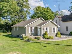 452 MAUDE STREET Petrolia Ontario, N0N 1R0