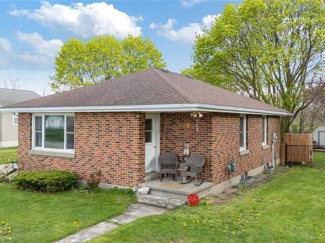 19 BROADWAY STREET Lambton Shores Ontario, N0N 1J0 - 3 Bedrooms Home For Sale