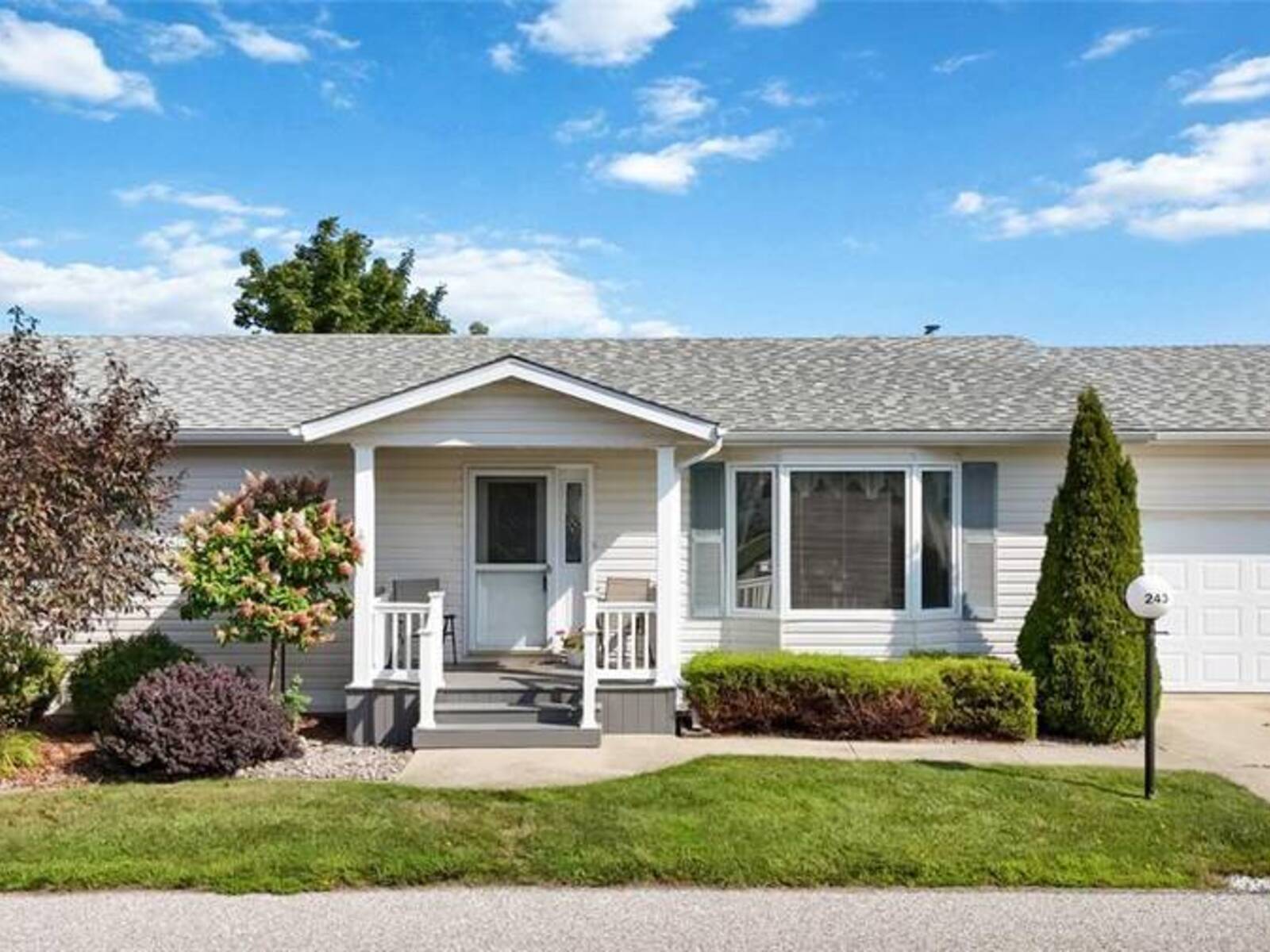 5700 BLACKWELL Sideroad Unit# 243, Sarnia, Ontario N7W 1B7