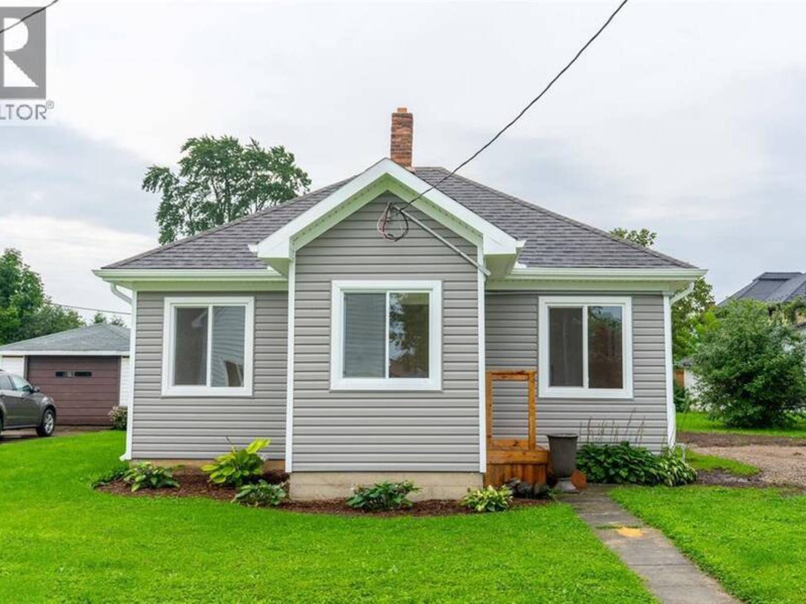 528 ST CLAIR STREET, Warwick, Ontario N0M 2S0