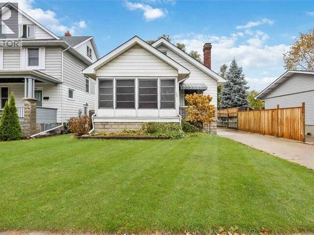 192 PENROSE STREET North Sarnia Ontario, N7T 4V2 - 6 Bedrooms Home For Sale