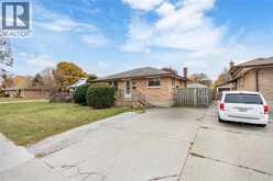 1035 WELLINGTON STREET | Sarnia Ontario | Slide Image One