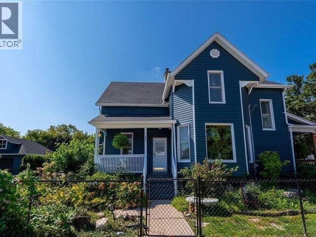 224 VIDAL STREET South Sarnia Ontario, N7T 2T7 - 4 Bedrooms Waterfront Home For sale