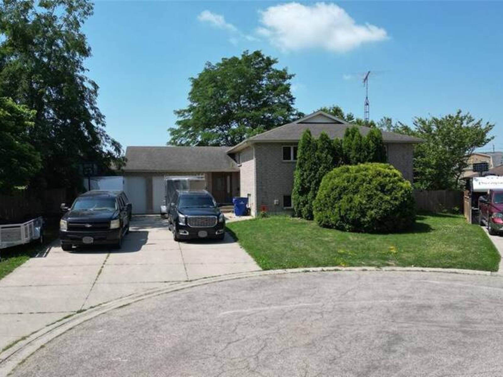 124 PADDOCK ROAD, Wallaceburg, Ontario N8A 4Y3
