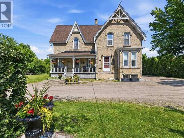 6752 Camlachie ROAD Plympton-Wyoming Ontario, N0N 1E0 - 4 Bedrooms Home For Sale