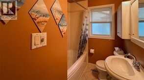 144 GREY CRESCENT | Sarnia Ontario | Slide Image Twelve