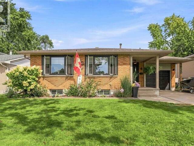 1220 AMSTERDAM COURT Sarnia Ontario, N7S 3X5 - 4 Bedrooms Home For Sale