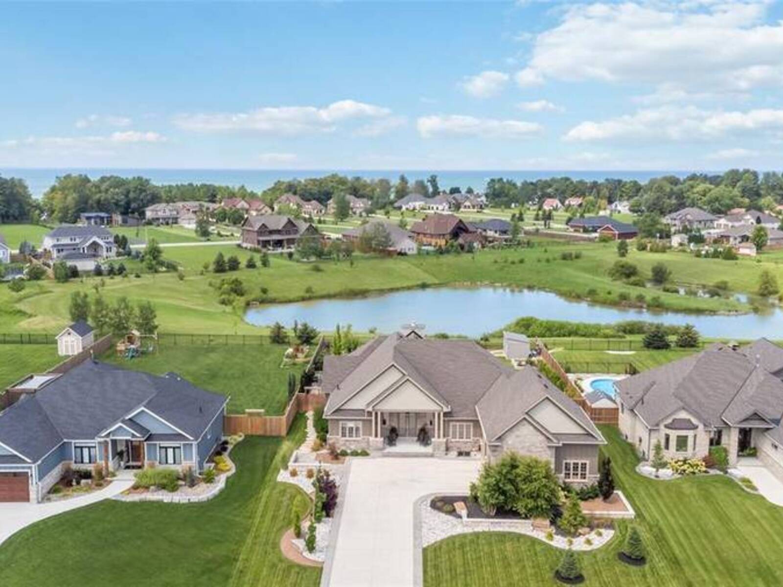4043 VAN BREE DRIVE, Plympton-Wyoming, Ontario N0N 1J6