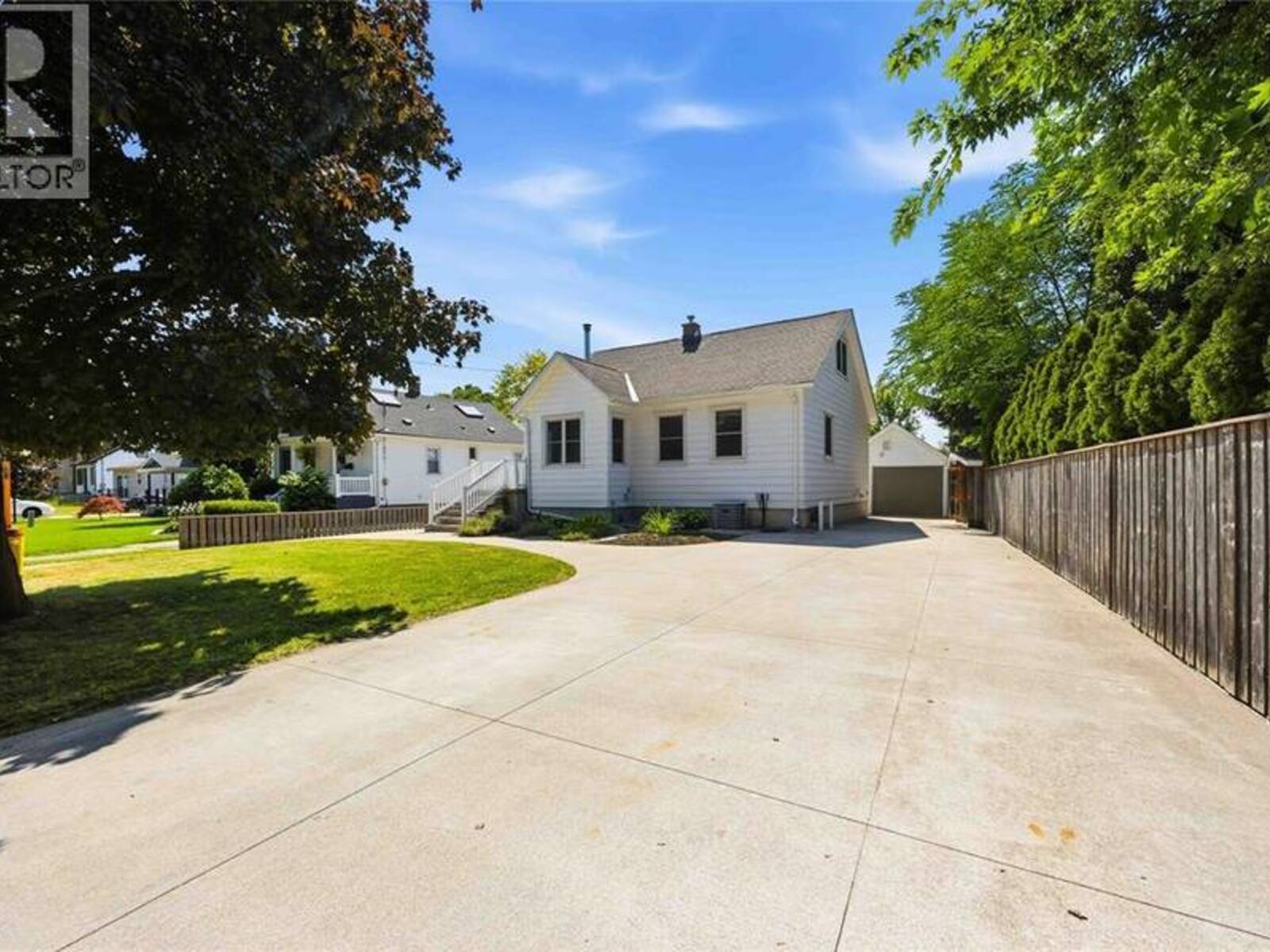 1477 BAXTER AVENUE, Sarnia, Ontario N7V 3N2