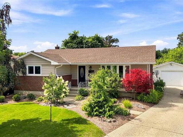 820 WOODWARD CRESCENT Sarnia Ontario, N7V 2E6 - 4 Bedrooms Home For Sale