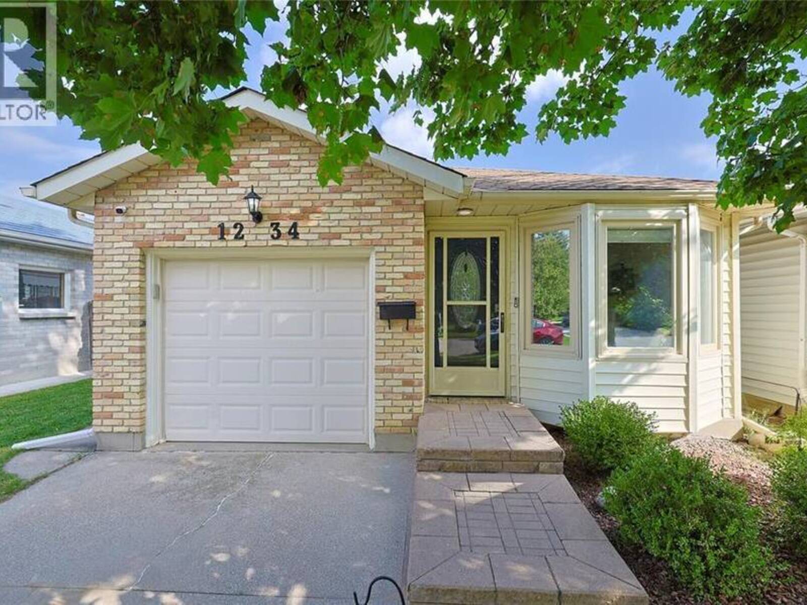 1234 Thistledown AVENUE, Sarnia, Ontario N7S 5A9