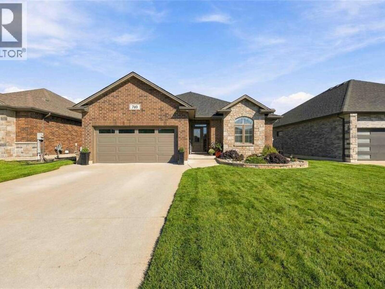 740 REMINGTON COURT, Sarnia, Ontario N7S 0C4