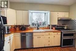 635 Highbury PARK | Sarnia Ontario | Slide Image Twelve