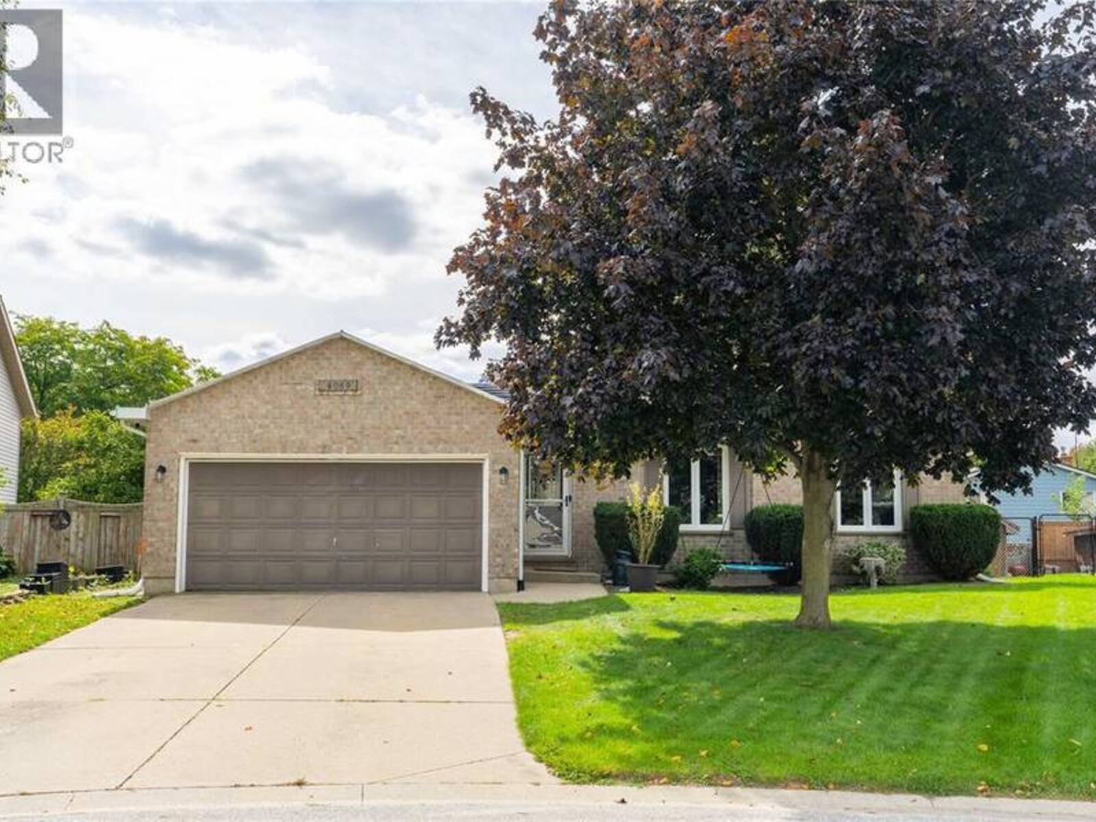 4069 Pine STREET, Petrolia, Ontario N0N 1R0