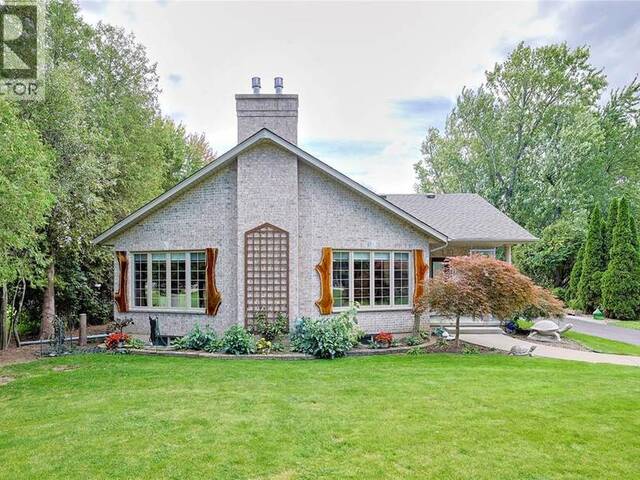 5121 Lakeshore ROAD Plympton-Wyoming Ontario, N0N 1J6 - 4 Bedrooms Waterfront Home For sale