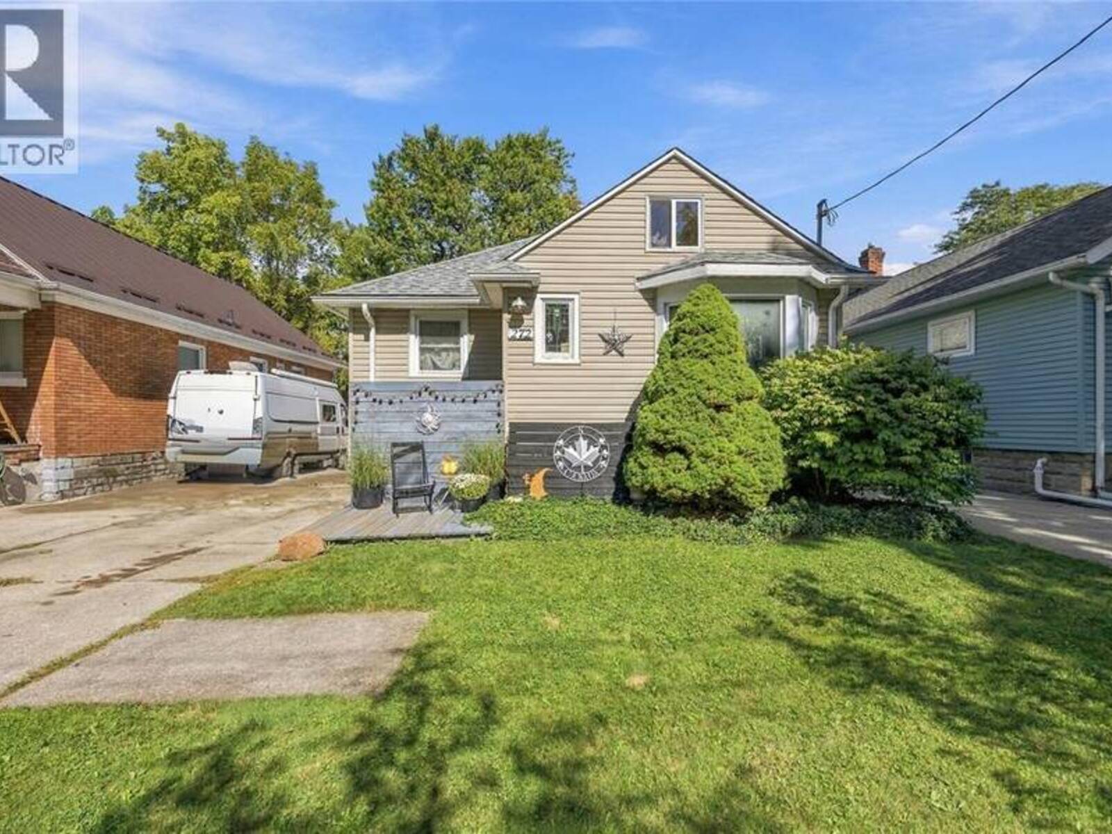 272 KATHLEEN AVENUE, Sarnia, Ontario N7T 1E3