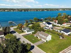 54 NAPOLEON STREET Mooretown Ontario, N0N 1M0