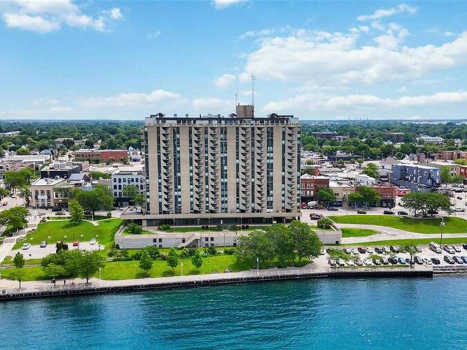 155 FRONT STREET North Unit# 1504, Sarnia, Ontario N7T 7V5