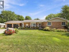 416 HOLLAND STREET Petrolia Ontario, N0N 1R0