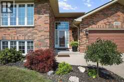 4026 Applewood DRIVE | Petrolia Ontario | Slide Image Four