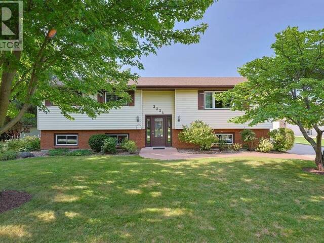 3534 CLARENCE STREET Plympton-Wyoming Ontario, N0N 1E0 - 6 Bedrooms Home For Sale
