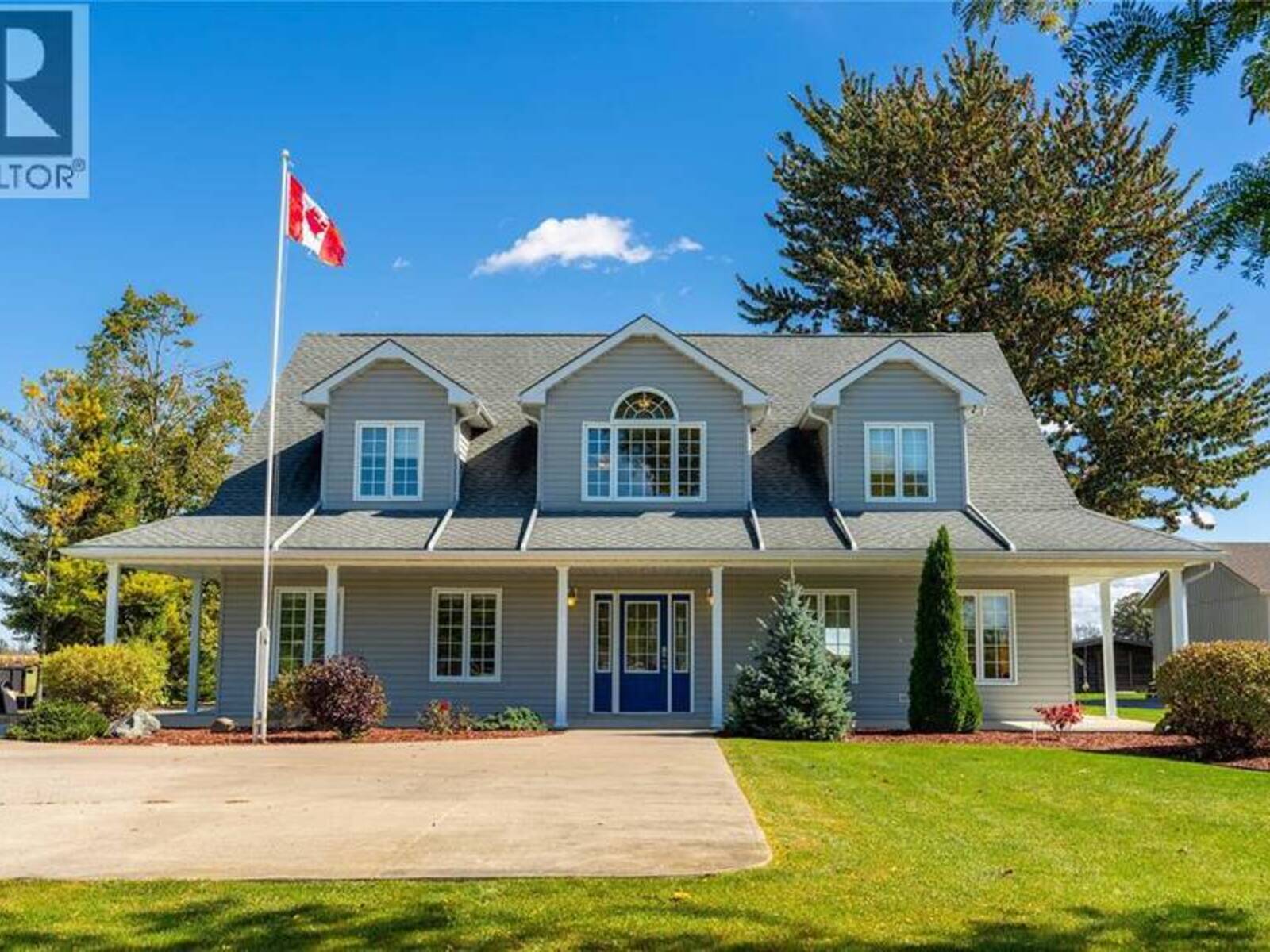900 ST CLAIR PARKWAY, Mooretown, Ontario N0N 1M0