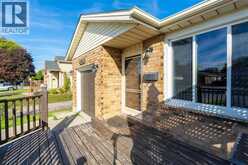 1279 THISTLEDOWN AVENUE | Sarnia Ontario | Slide Image Three
