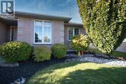 165 ALEX CAMERON COURT | Sarnia Ontario | Slide Image Four